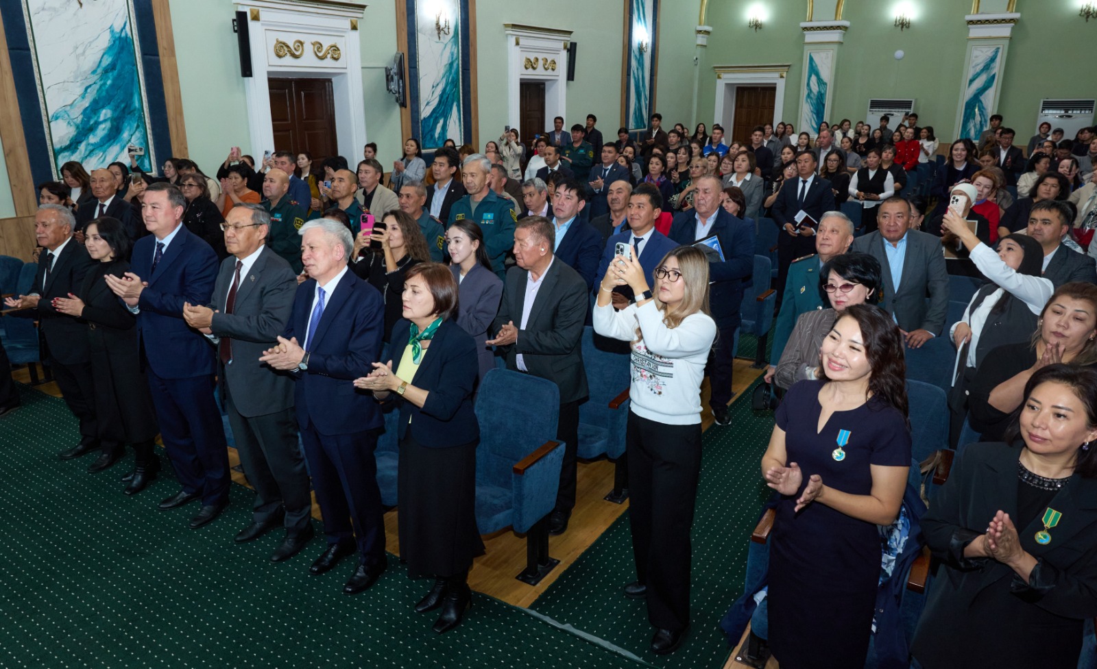 В KazNARU ТОРЖЕСТВЕННО ОТМЕТИЛИ ДЕНЬ РЕСПУБЛИКИ